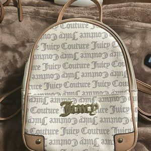 Beautiful juicy couture bag ! Good condition used lightly. Cream color